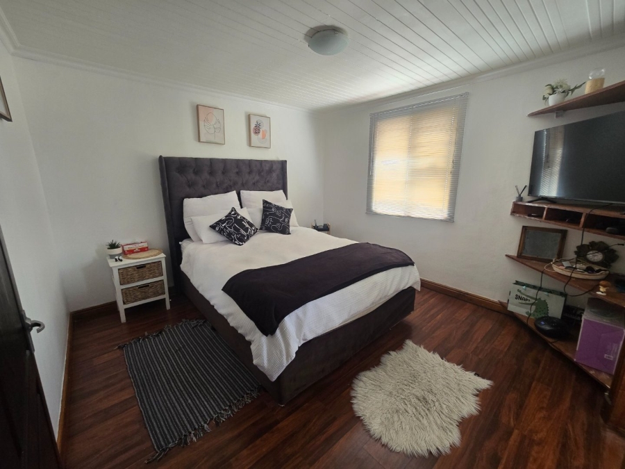 5 Bedroom Property for Sale in Portlands Western Cape